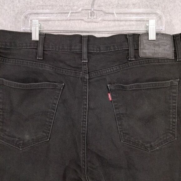 Levis Jean Shorts Mens Sz 38 x 9" Denim Black Cut Off Bermuda  Relaxed Denim - Picture 8 of 11